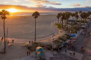 Venice Beach Self-Guided Walking Tour: Past & Present Experience